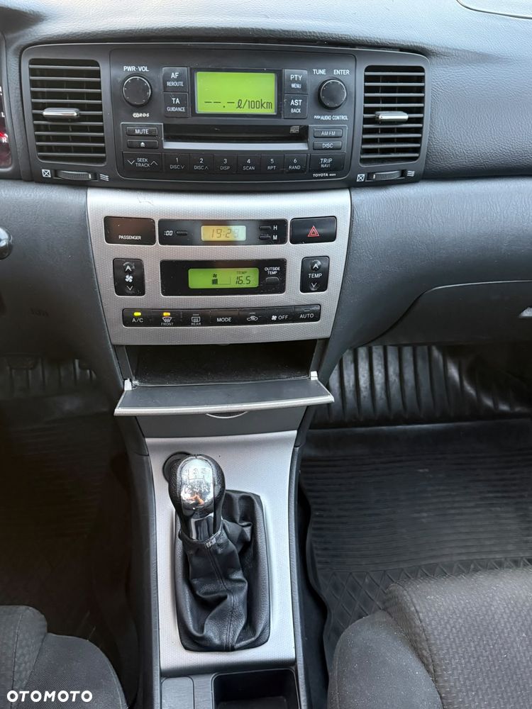 Toyota Corolla 1.6 VVT-i Sol - 10