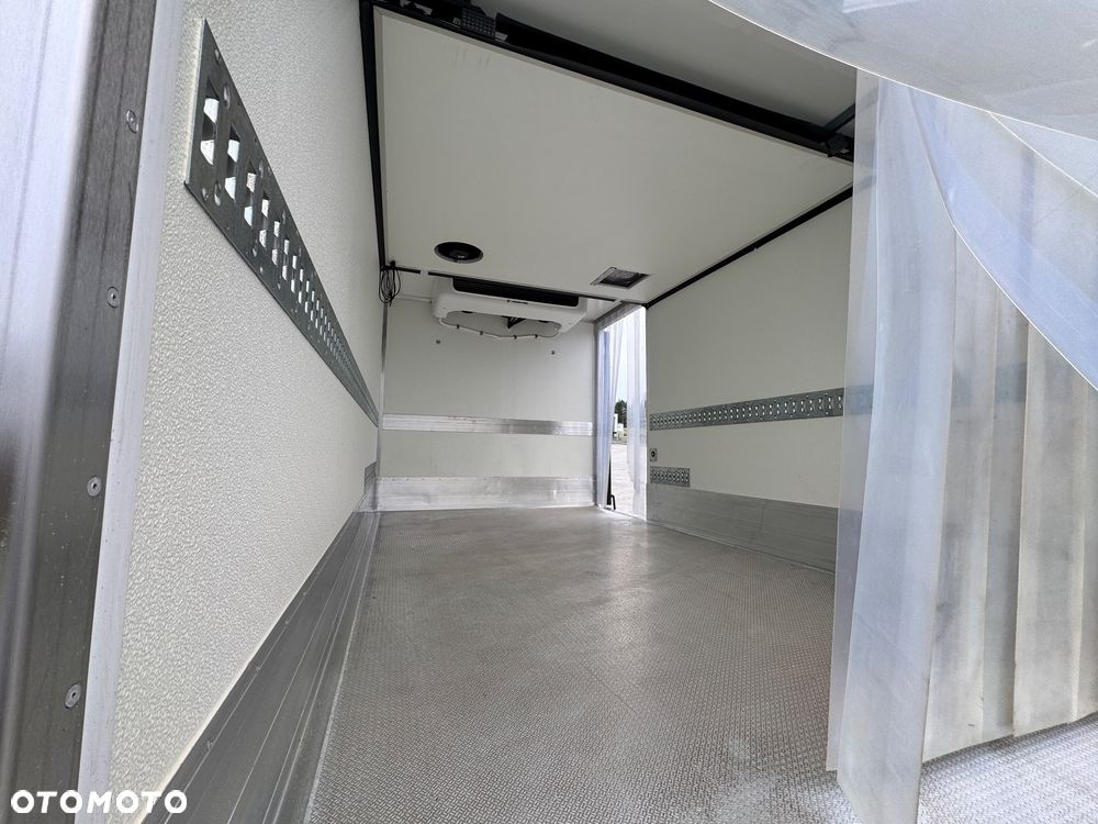 Iveco Daily‼️72C18‼️3.0 HI-MATIC Chłodnia/Mroźnia zakres -32C/+22C THERMO KING V-500 MAX Źródło Zasilania 400V Grube Ściany/Podłoga Przegroda komorowa‼️ Full LED na bliźniaku Salon Polska Poduszki Pneumatyczne DMC7200kg - 9