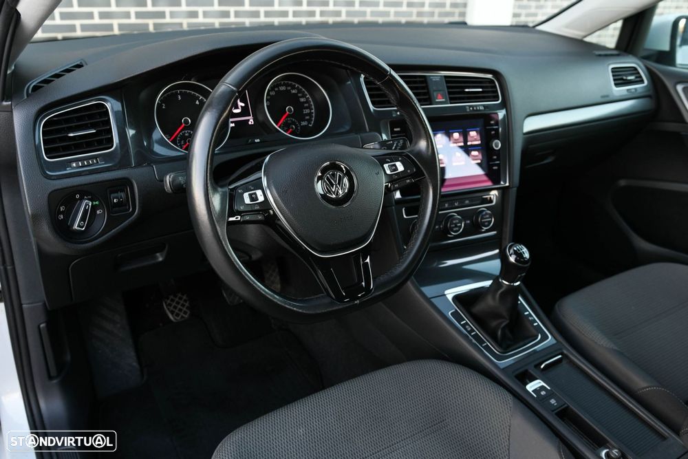 VW Golf 1.6 TDI Confortline - 4