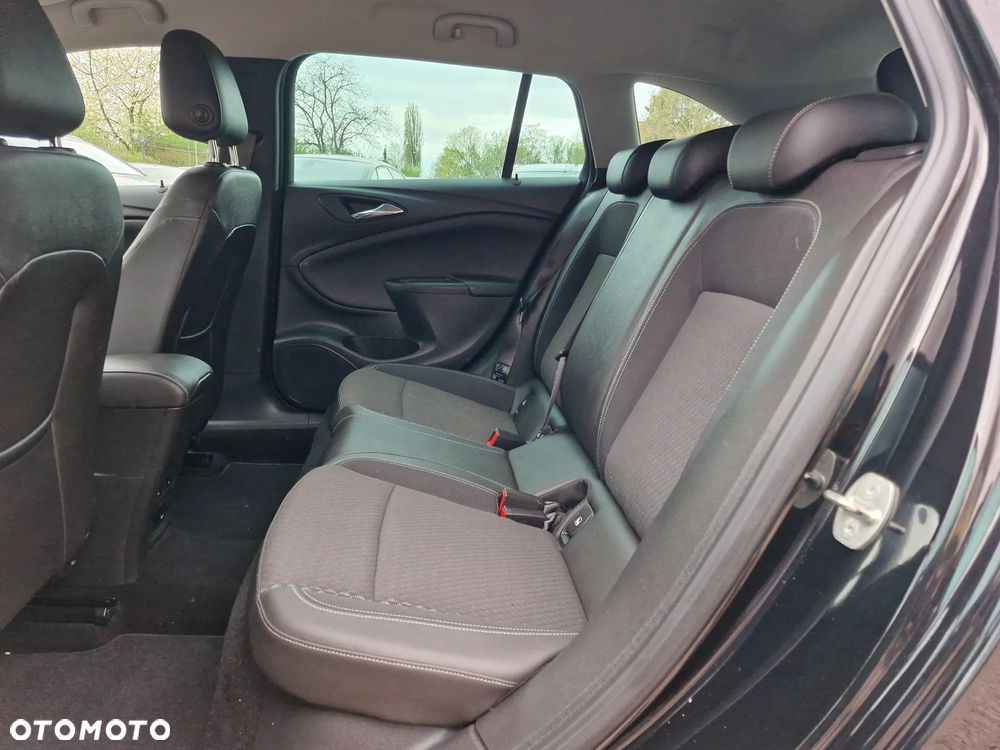 Opel Astra 1.4 Turbo Business - 14