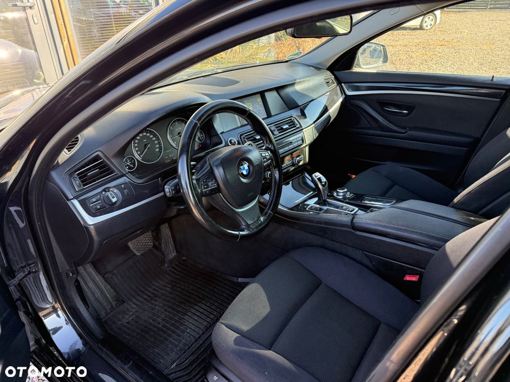 BMW Seria 5 520d Sport-Aut - 22