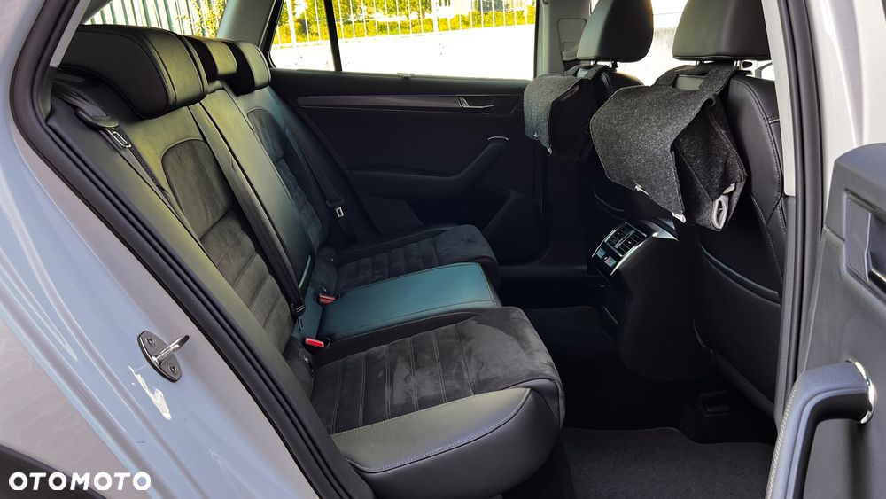 Skoda Superb Combi 2.0 TDI 4x4 DSG Scout - 31