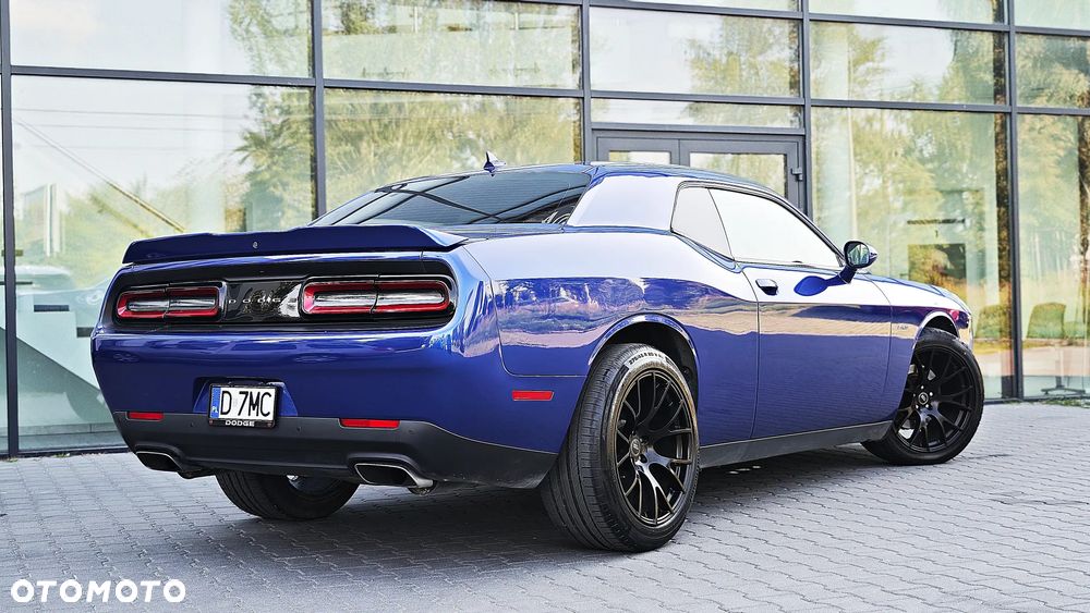 Dodge Challenger - 7