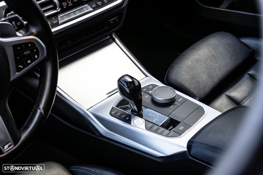 BMW 330 e Pack Desportivo M Pro Auto - 22
