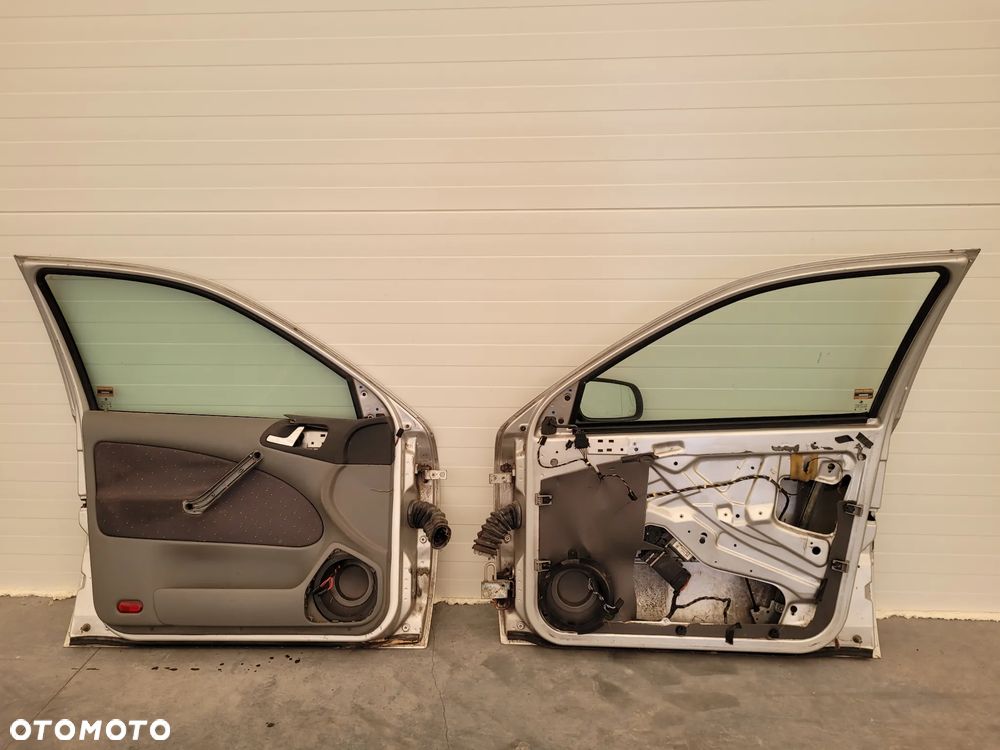 DRZWI LEWY  PRZÓD SKODA OCTAVIA I - 20