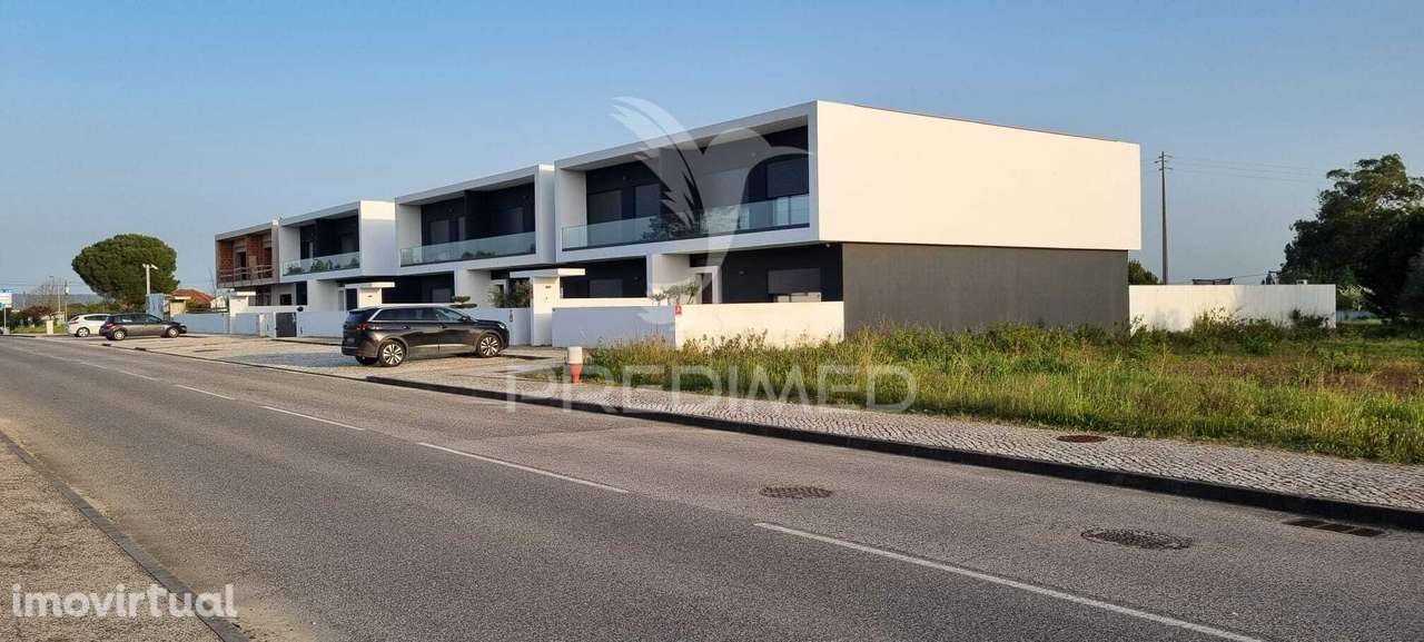 Moradia T4 -Condomínio Fechado Éden Entroncamento - Grande imagem: 2/40