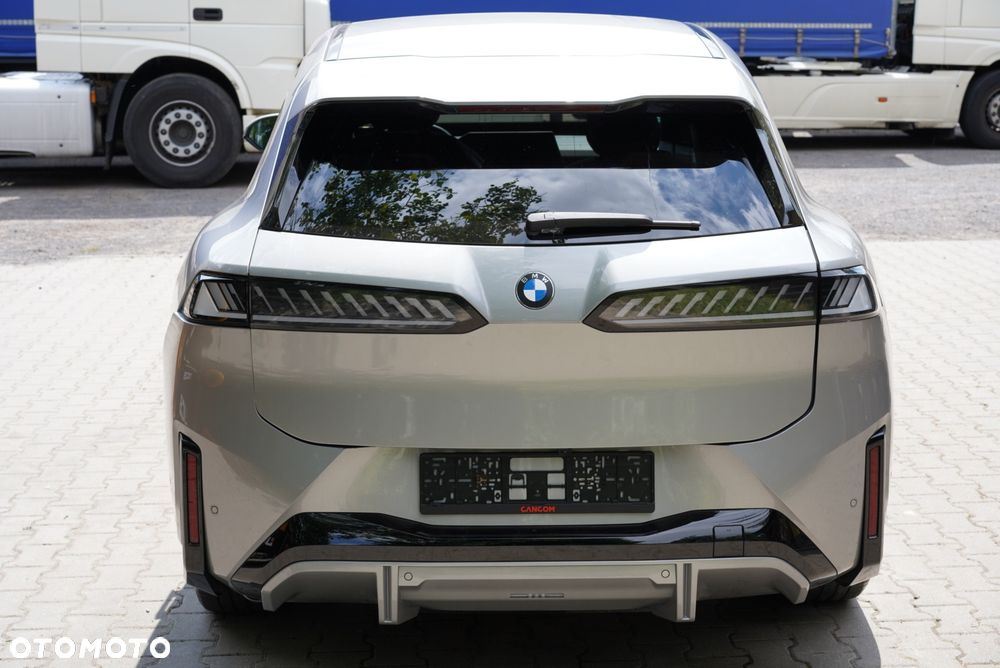 BMW iX3 - 7