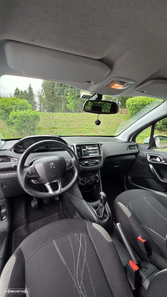 Peugeot 208 1.2 VTi SE Style - 12