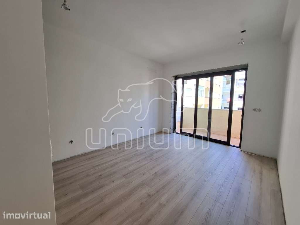 Apartamento T1 na praia da Amorosa - Grande imagem: 4/7