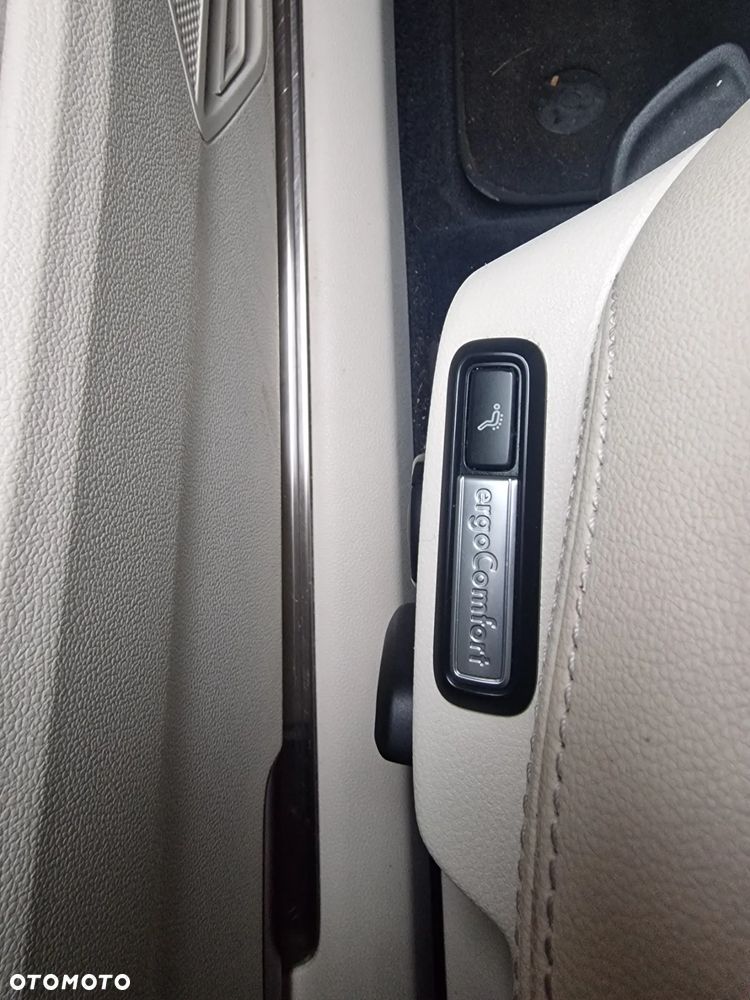 Volkswagen Passat 2.0 TDI Bi-Turbo BMT 4Mot Highline DSG - 6