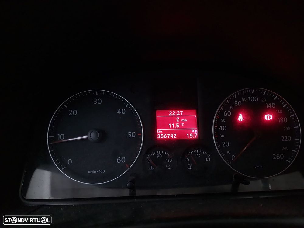 VW Touran 2.0 TDI Trendline 7L - 5