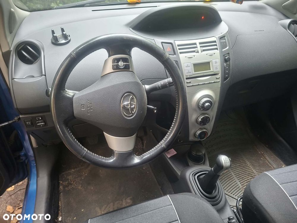 Toyota Yaris - 2