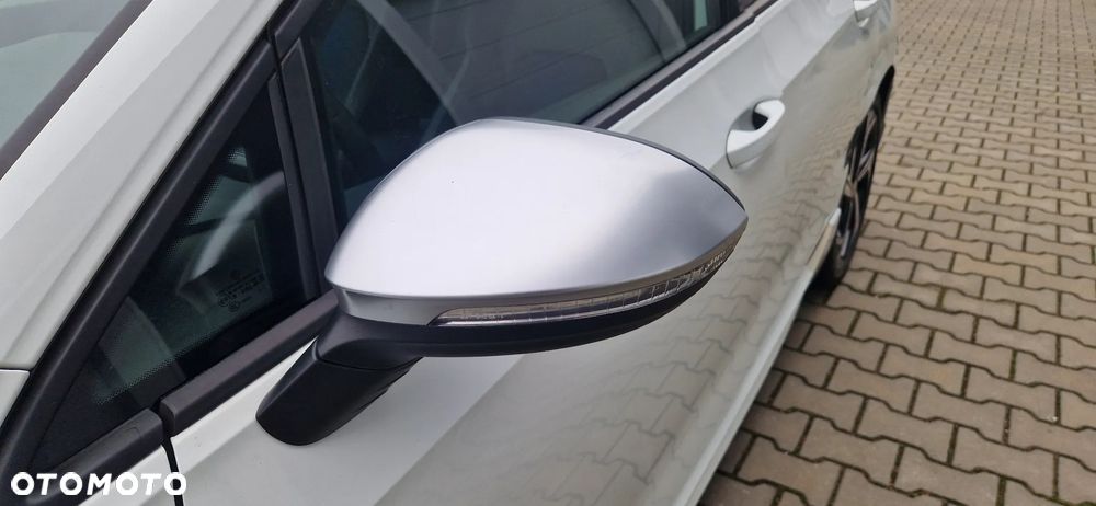 Volkswagen Golf - 11