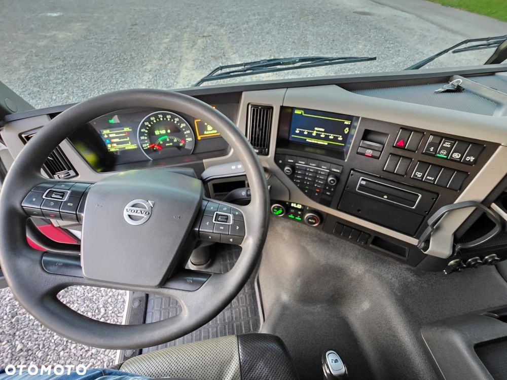 Volvo FM 330 / FIRANKA / WINDA / 19 EUROPALET / SPROWADZONY / SYPIALKA / AUTOMAT - 24