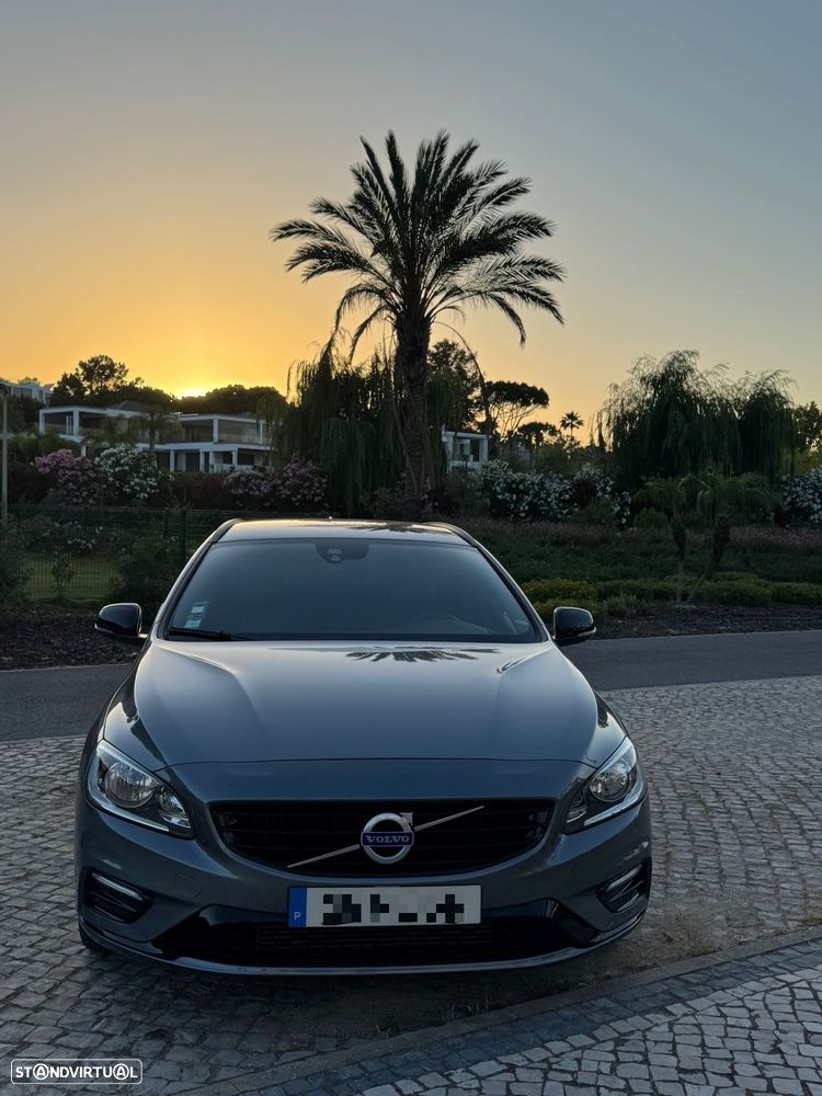 Volvo V60 2.0 D4 R-Design - 1