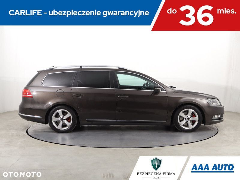 Volkswagen Passat Variant - 8