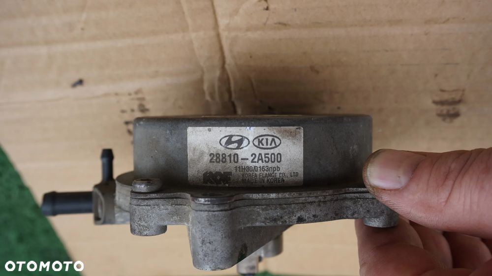 Hyundai Tucson III i40 Kia Sportage IV Optima 1.7 CRDI pompa vacum 28810-2A500 - 4