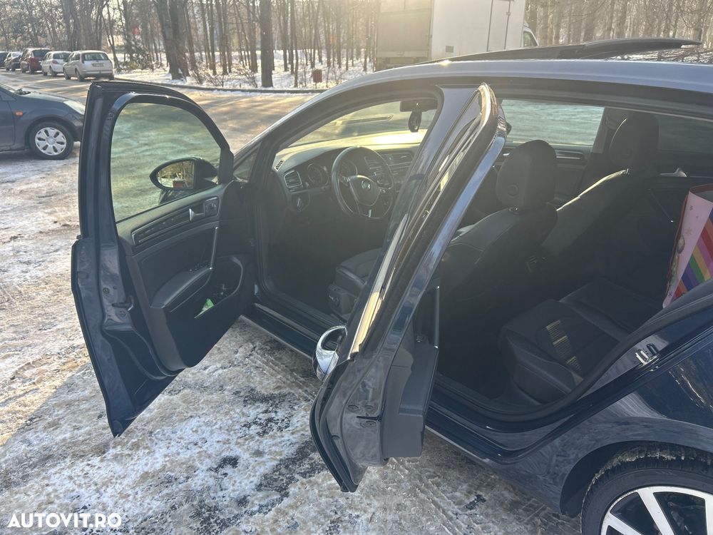 Volkswagen Golf 2.0 TDI 4Motion DSG Sound - 3