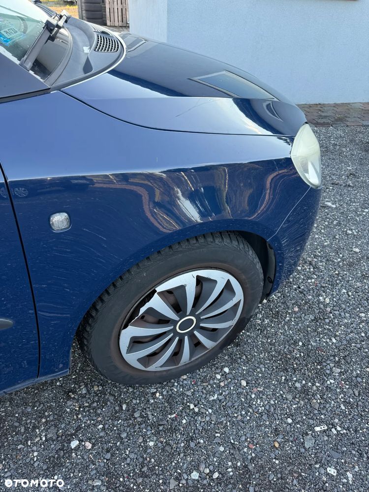 SKODA FABIA II ROOMSTER 4711 BŁOTNIK PRAWY PRZÓD PRZEDNI