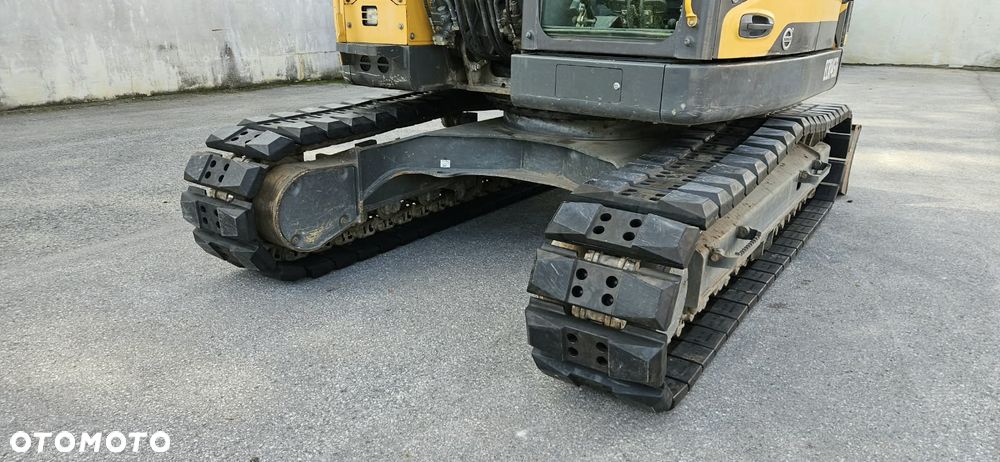 Volvo ECR 145DL - 10
