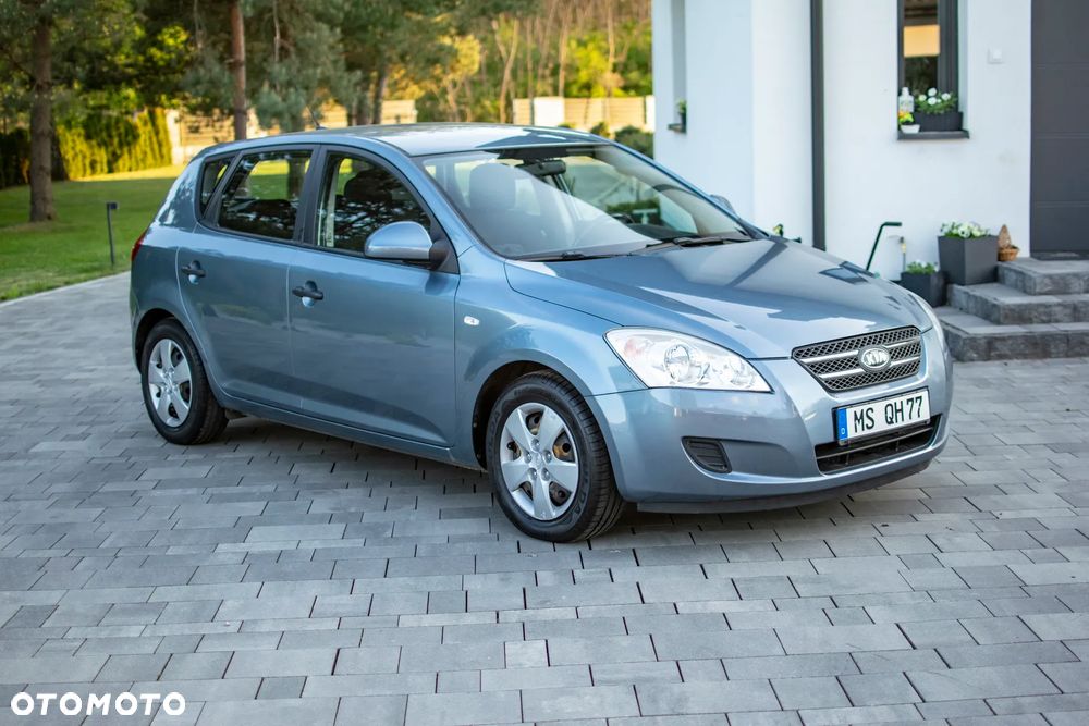 Kia Ceed - 13