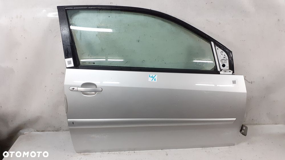 / DRZWI PRZÓD PRZEDNIE PRAWE 3d 3 drzwiowy FORD FIESTA MK.6 6 VI 62 SREBRNE - 1