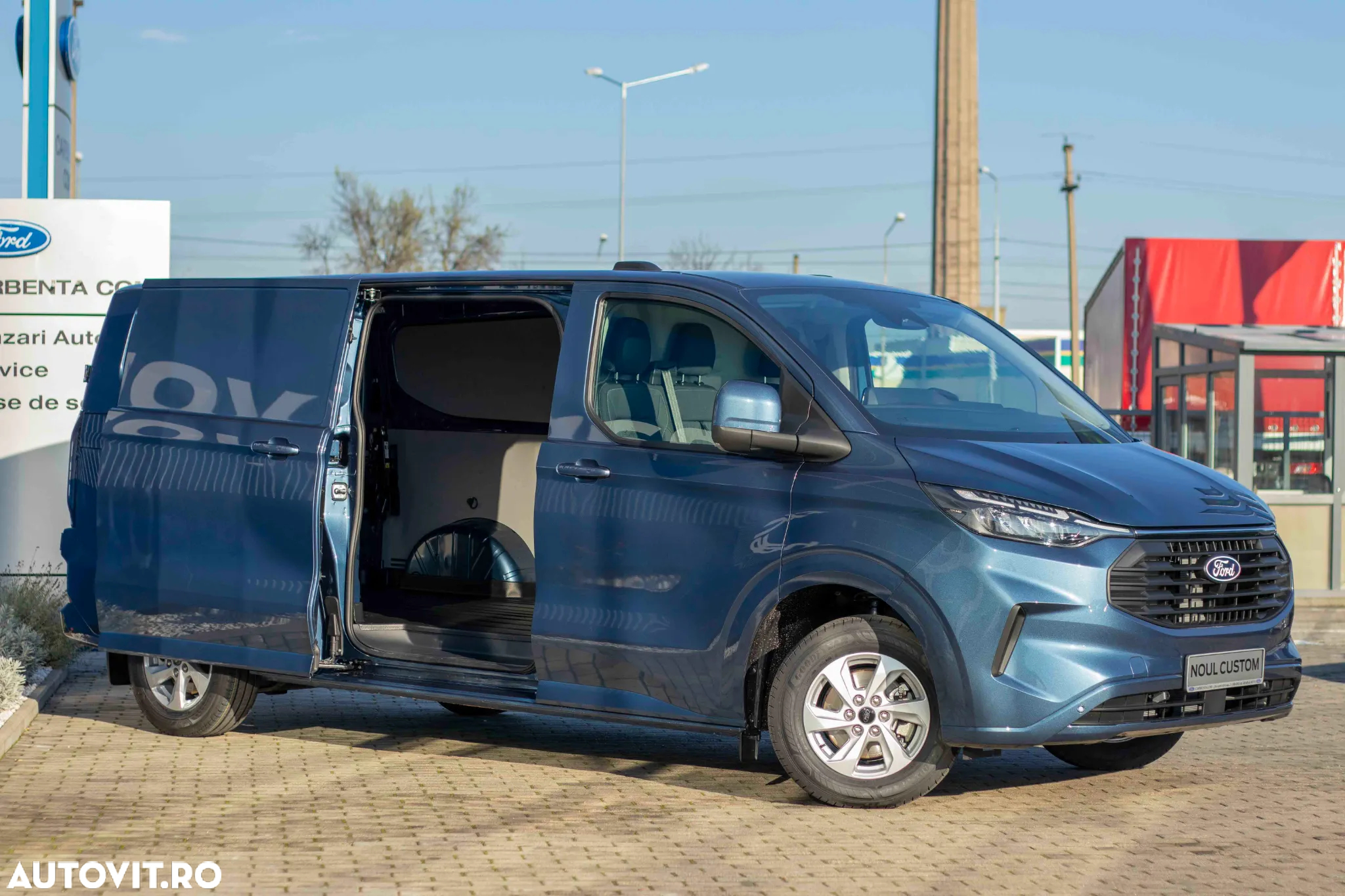 Ford CUSTOM - 15