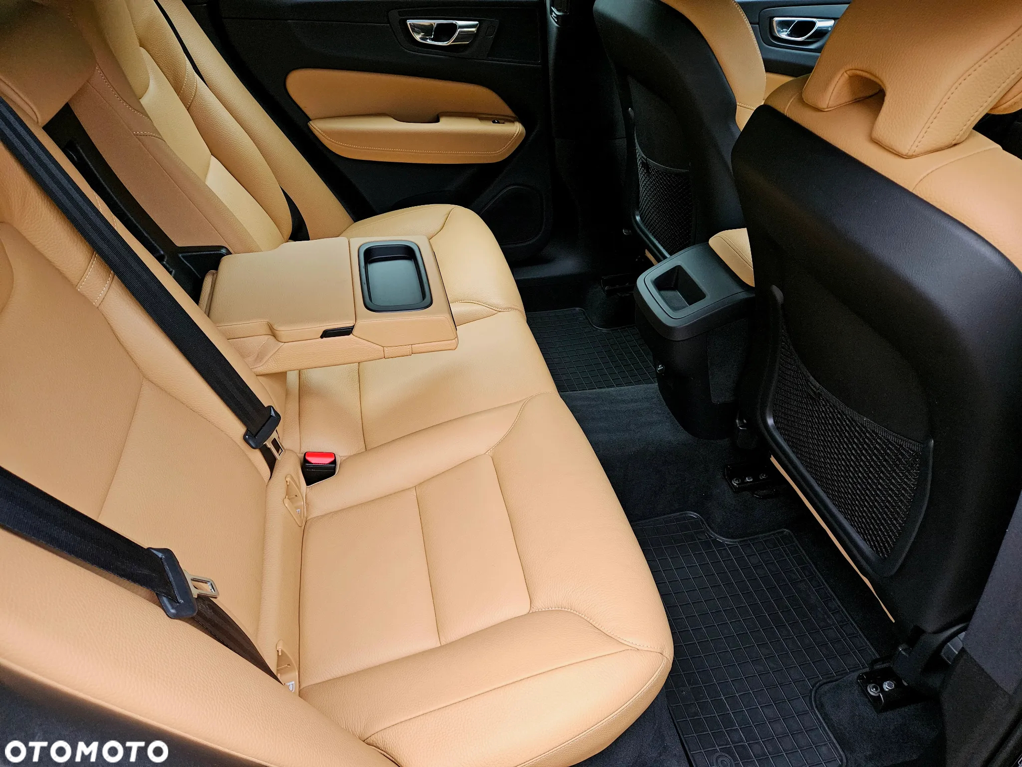 Volvo XC 60 T5 AWD Momentum Pro - 16