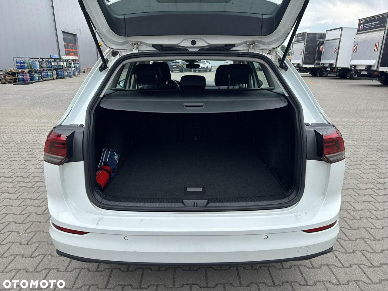 Volkswagen Golf - 16