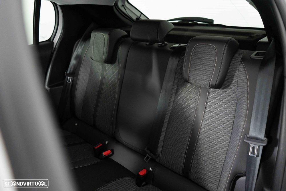 Peugeot 208 1.2 Hybrid Allure e-DCS6 - 11