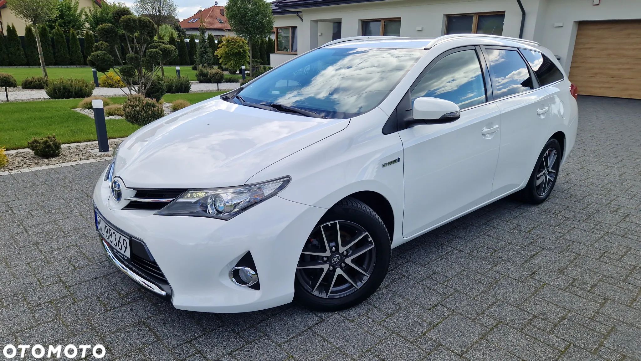 Toyota Auris 1.8 VVT-i Hybrid Automatik Touring Sports Design Edition - 1