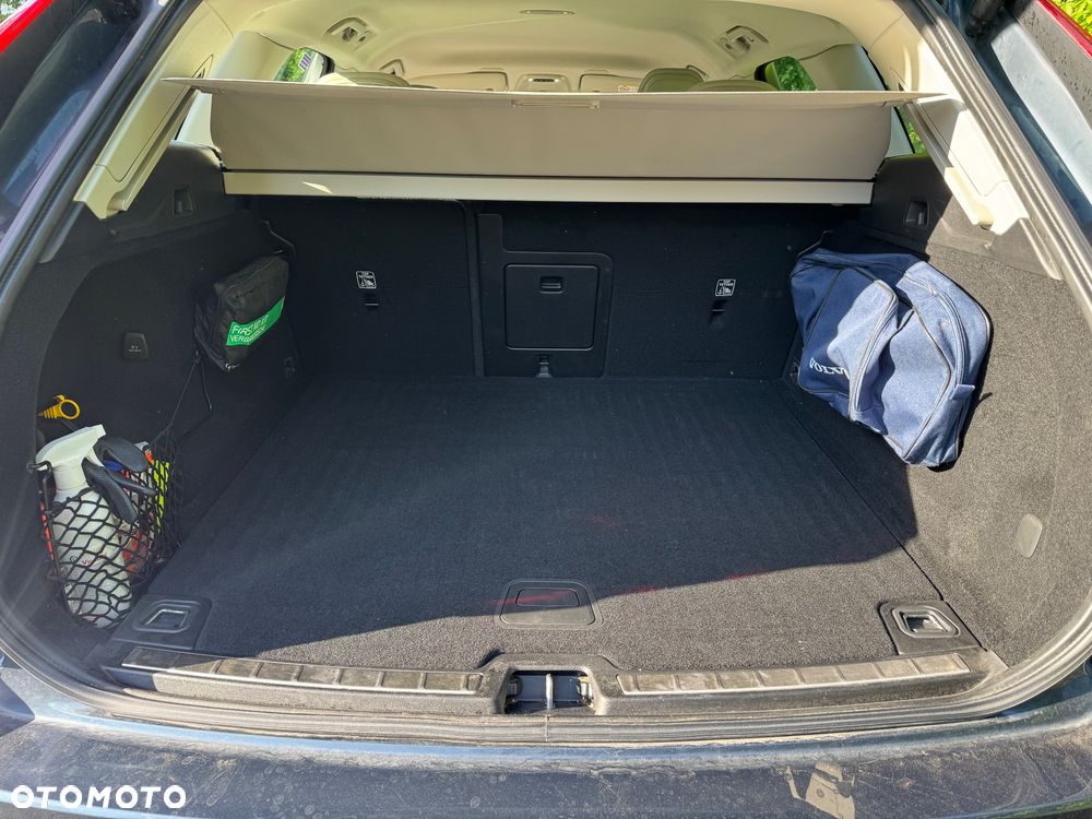 Volvo XC 60 B4 D AWD Momentum Pro - 13