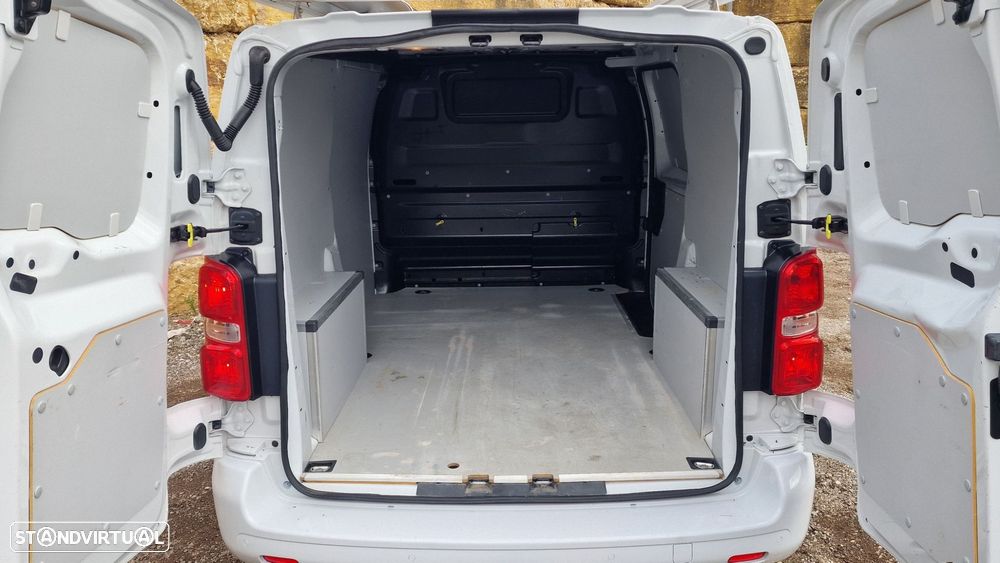 Peugeot Expert 2.0 BlueHDi L2H1 Standard EAT8 - 32