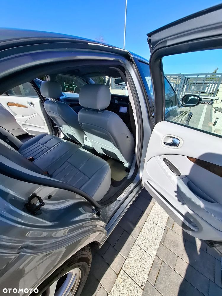 Jaguar S-Type 4.2 V8 - 13