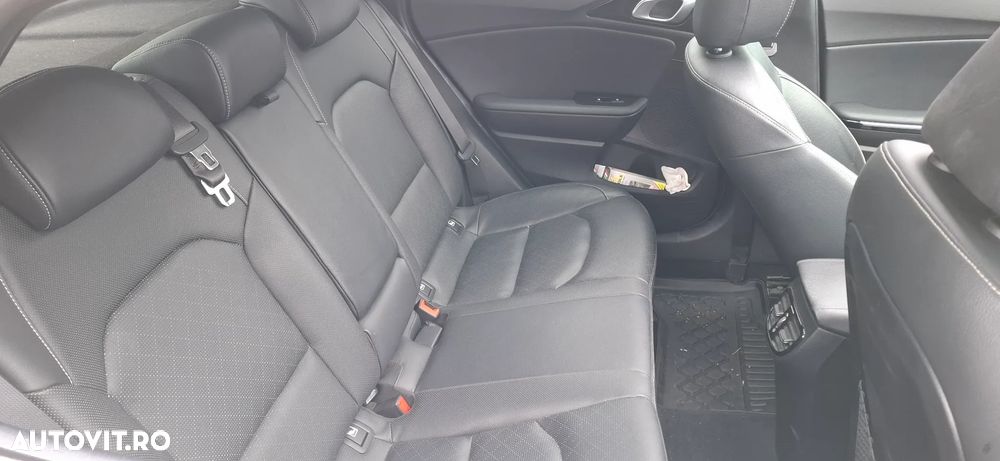 Kia XCeed 1.6 T-GDI OPF DCT7 PLATINUM EDITION - 17