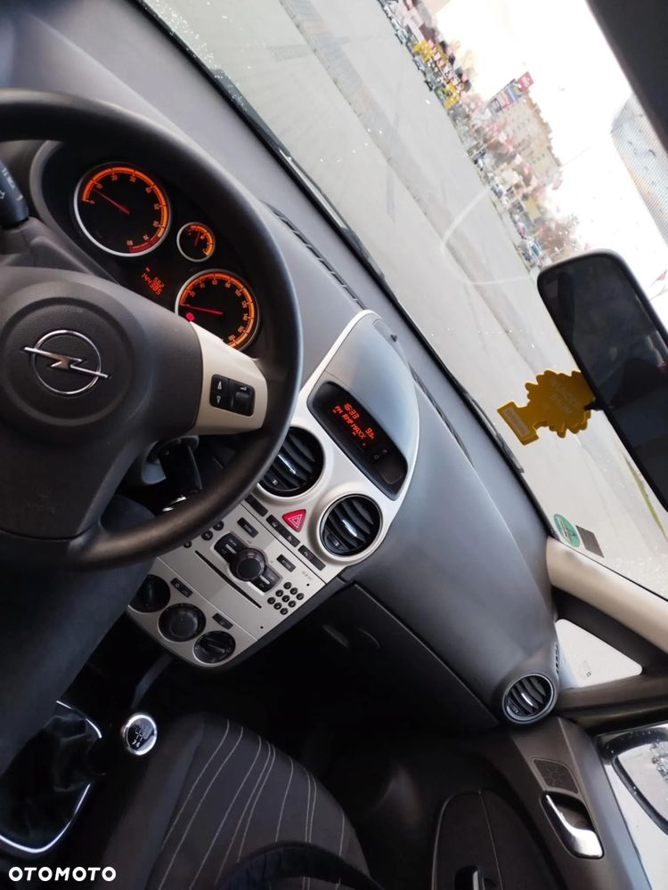 Opel Corsa 1.2 16V Cosmo - 6