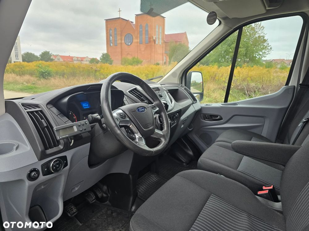 Ford Transit - 9