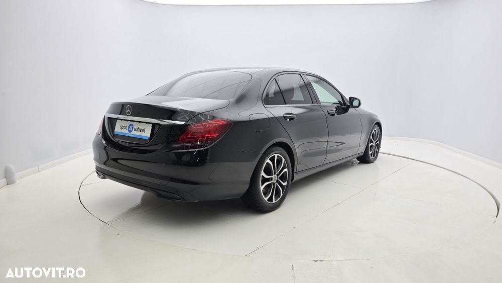 Mercedes-Benz C - 6