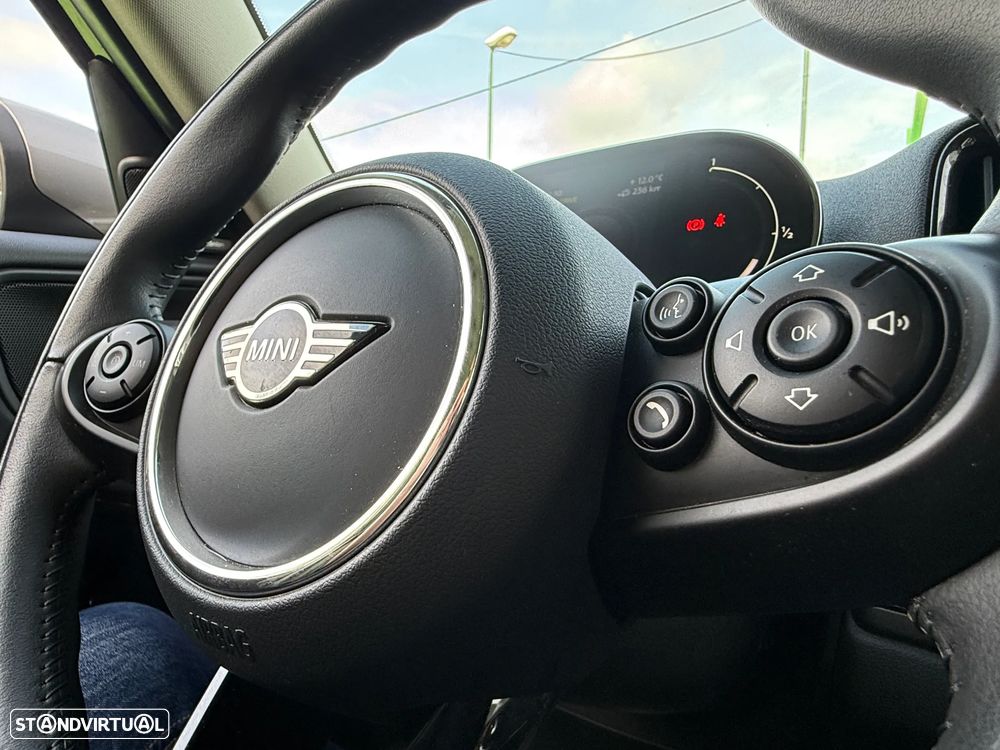 MINI Countryman Cooper SE ALL4 Auto - 37