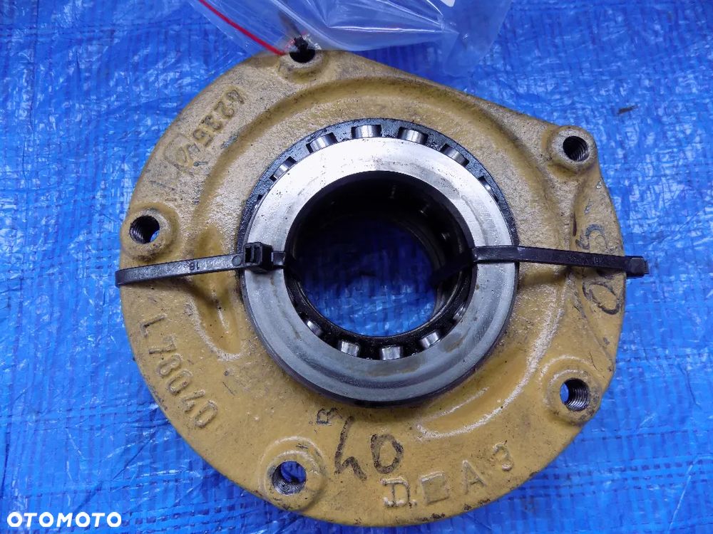 obudowa łożyska skrzyni biegów l78040 john deere 6300 6100 6200 6400