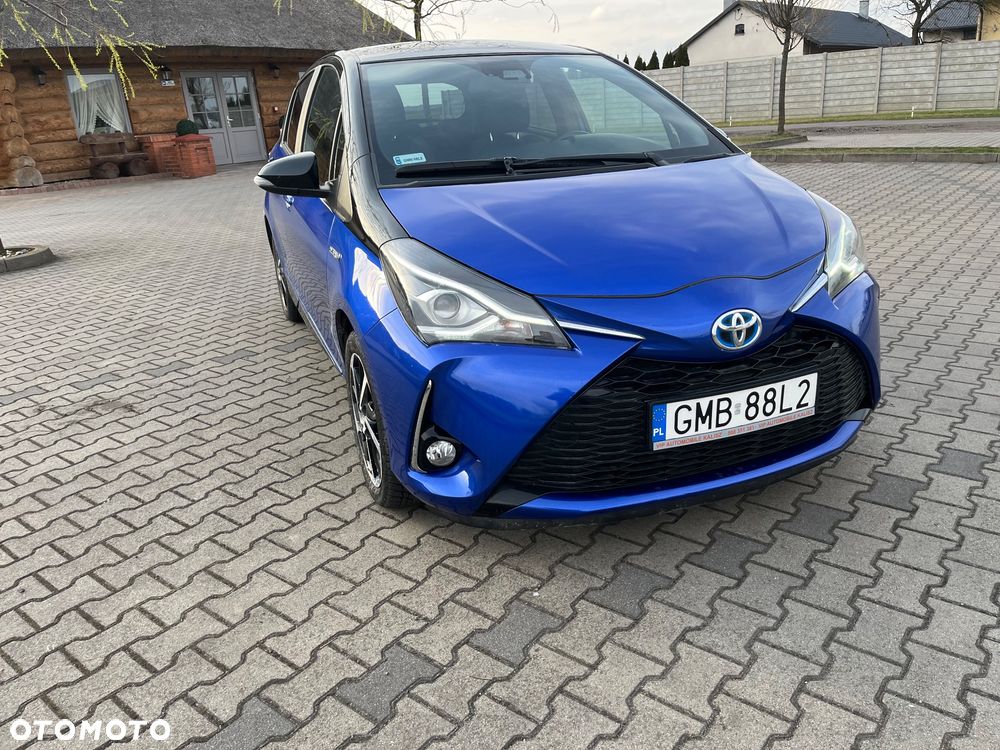 Toyota Yaris Hybrid 100 Selection - 3