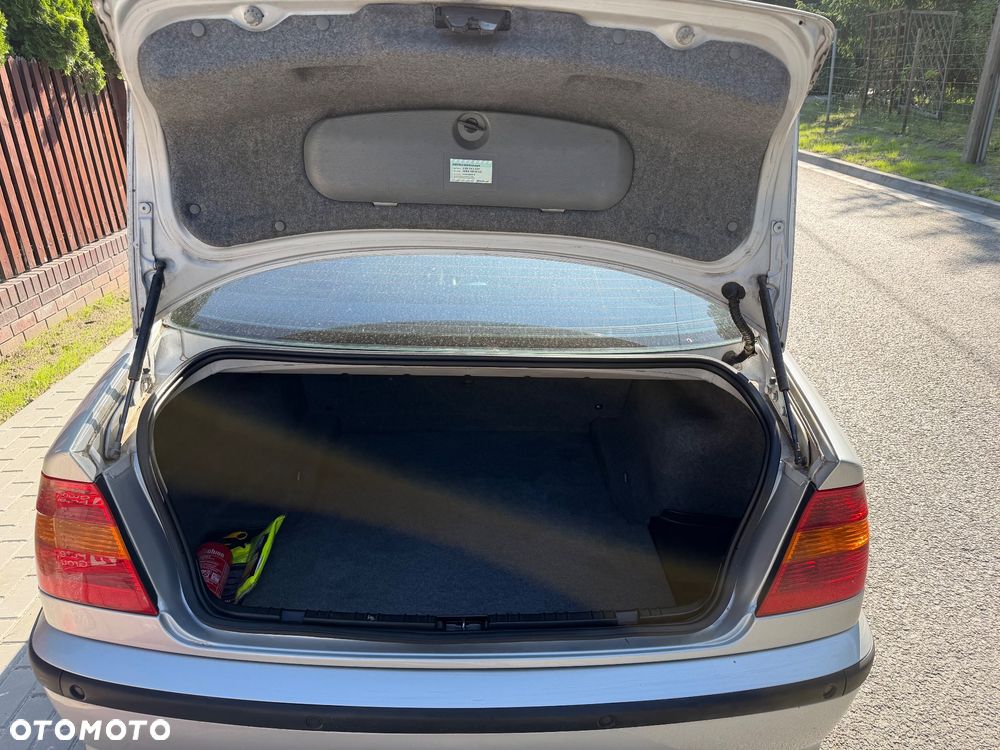 BMW Seria 3 - 25