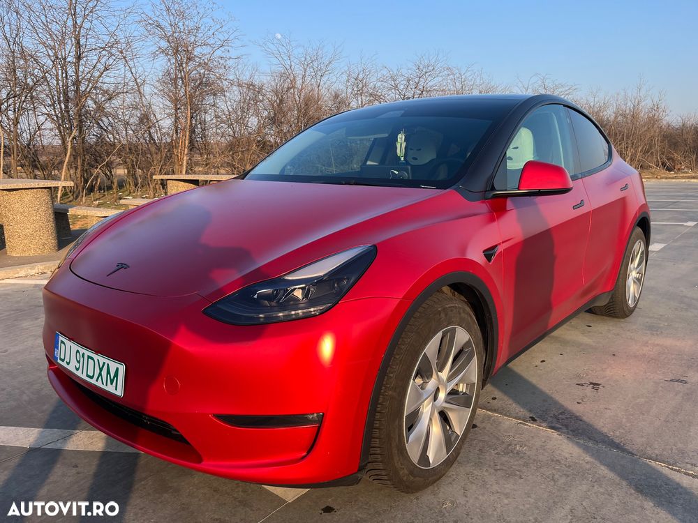 Tesla Model Y - 9