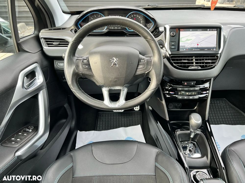 Peugeot 2008 1.2 L PureTech STT EAT8 Allure - 14