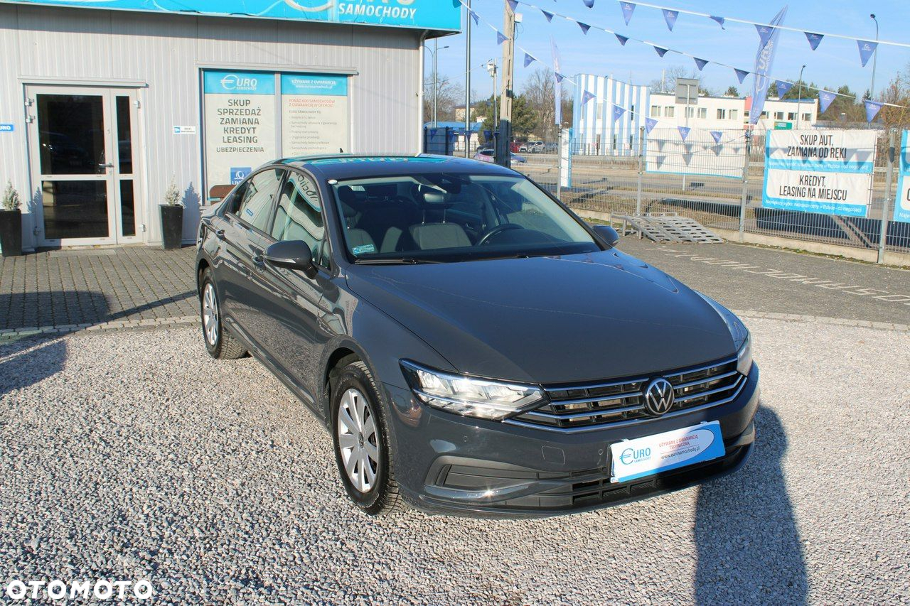 Volkswagen Passat - 4