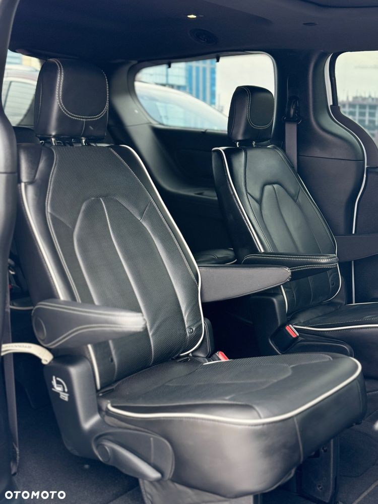 Chrysler Pacifica - 22