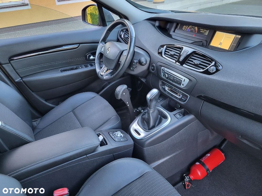 Renault Grand Scenic - 25