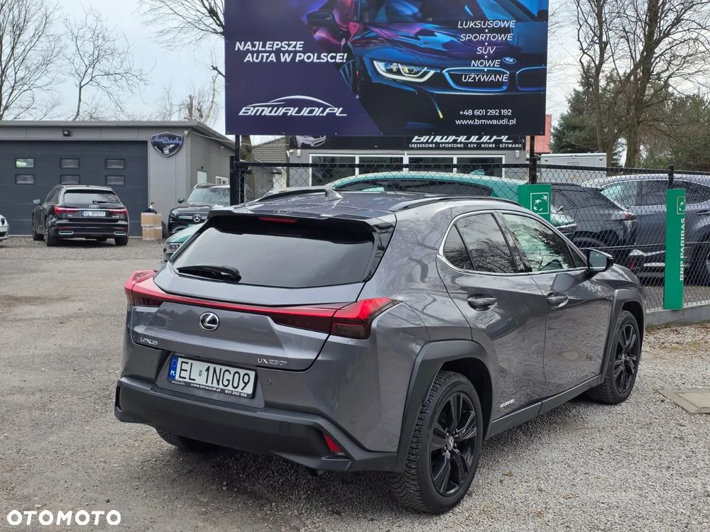 Lexus UX - 7