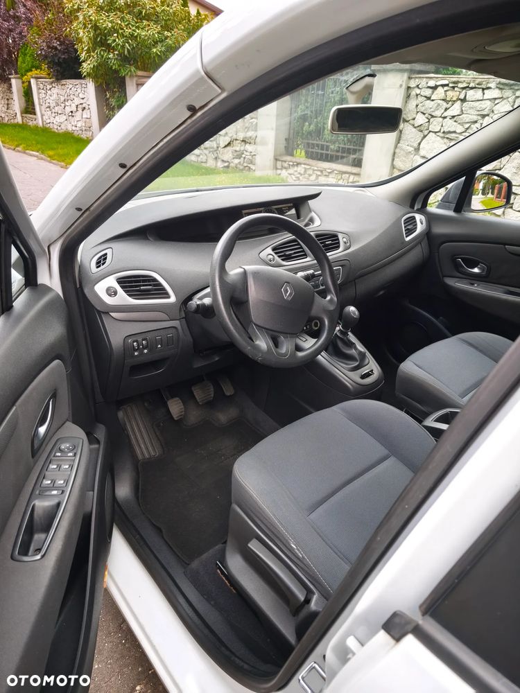 Renault Scenic 1.6 16V Expression - 6
