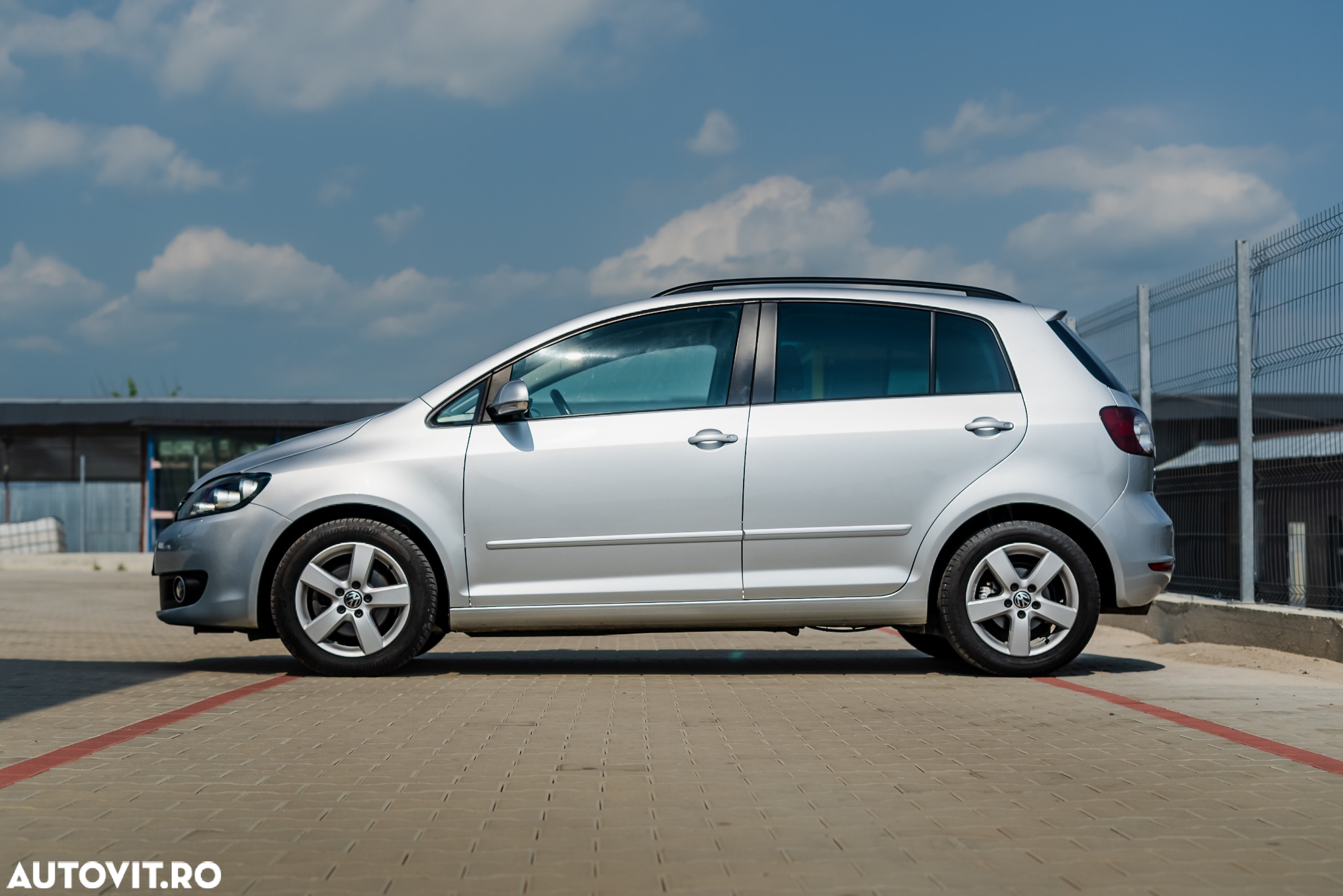 Volkswagen Golf Plus 1.6 TDI DPF Life - 16